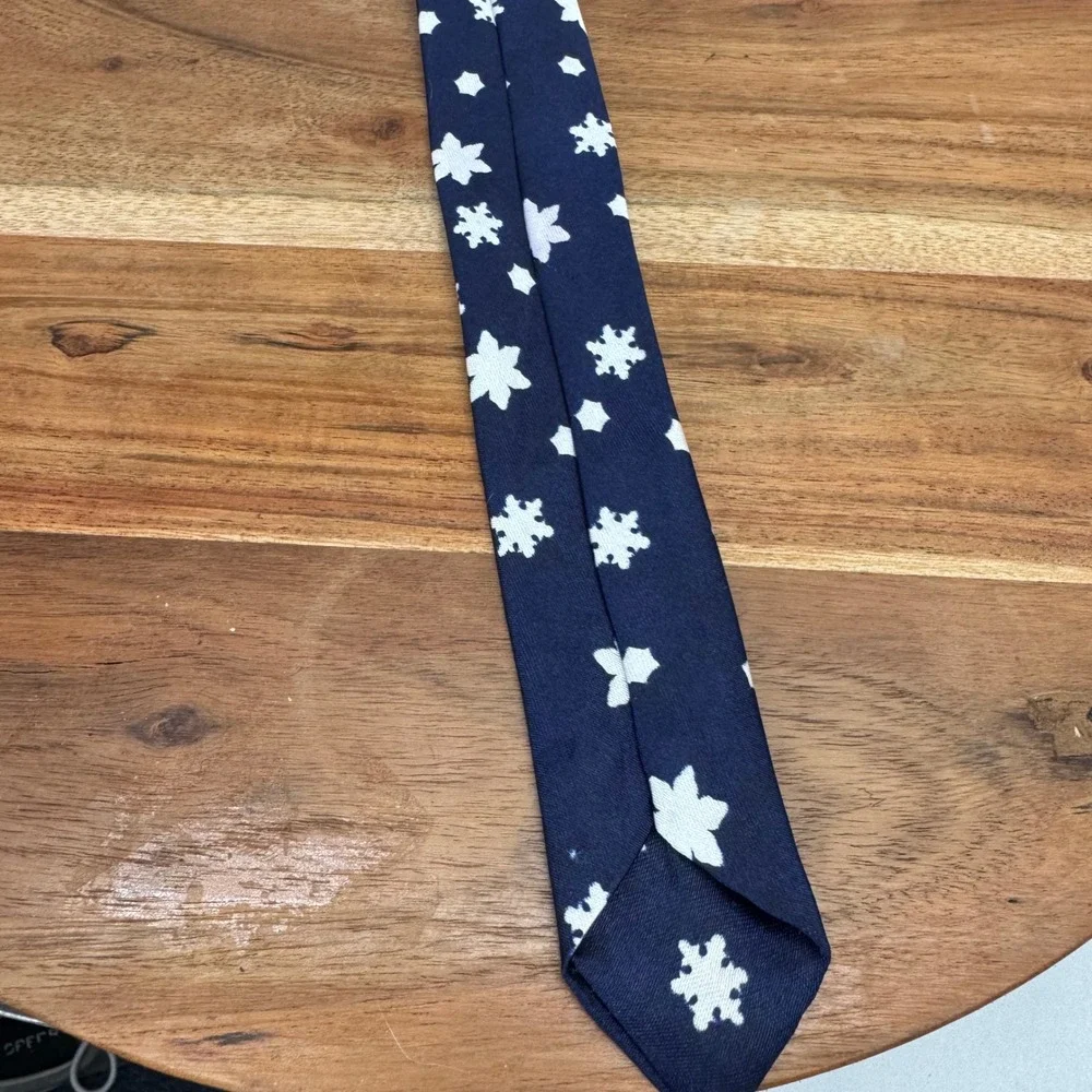 Novelty Christmas Tie‎ Reindeer Mittens Snowflake Holiday Party Mens